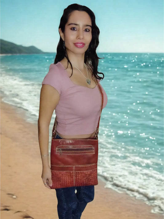 Cartera de cuero natural color rojo - Helhue