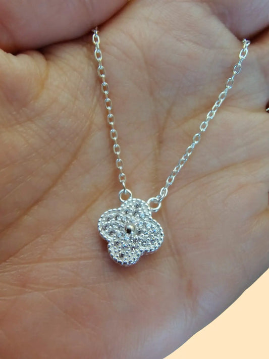 Colgante Trébol de plata 925 con circones blancos