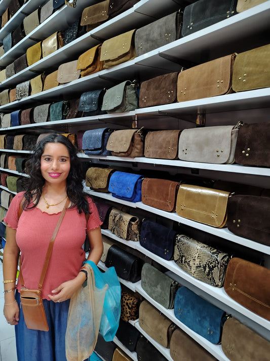 ¿Por qué una cartera de cuero natural es una inversión que te acompañará por años?