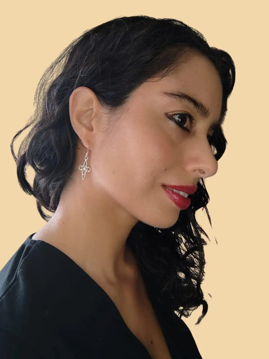 Aros Nudo de Bruja de Plata