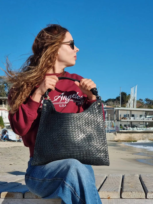 Cartera de cuero natural color negro - Leyla