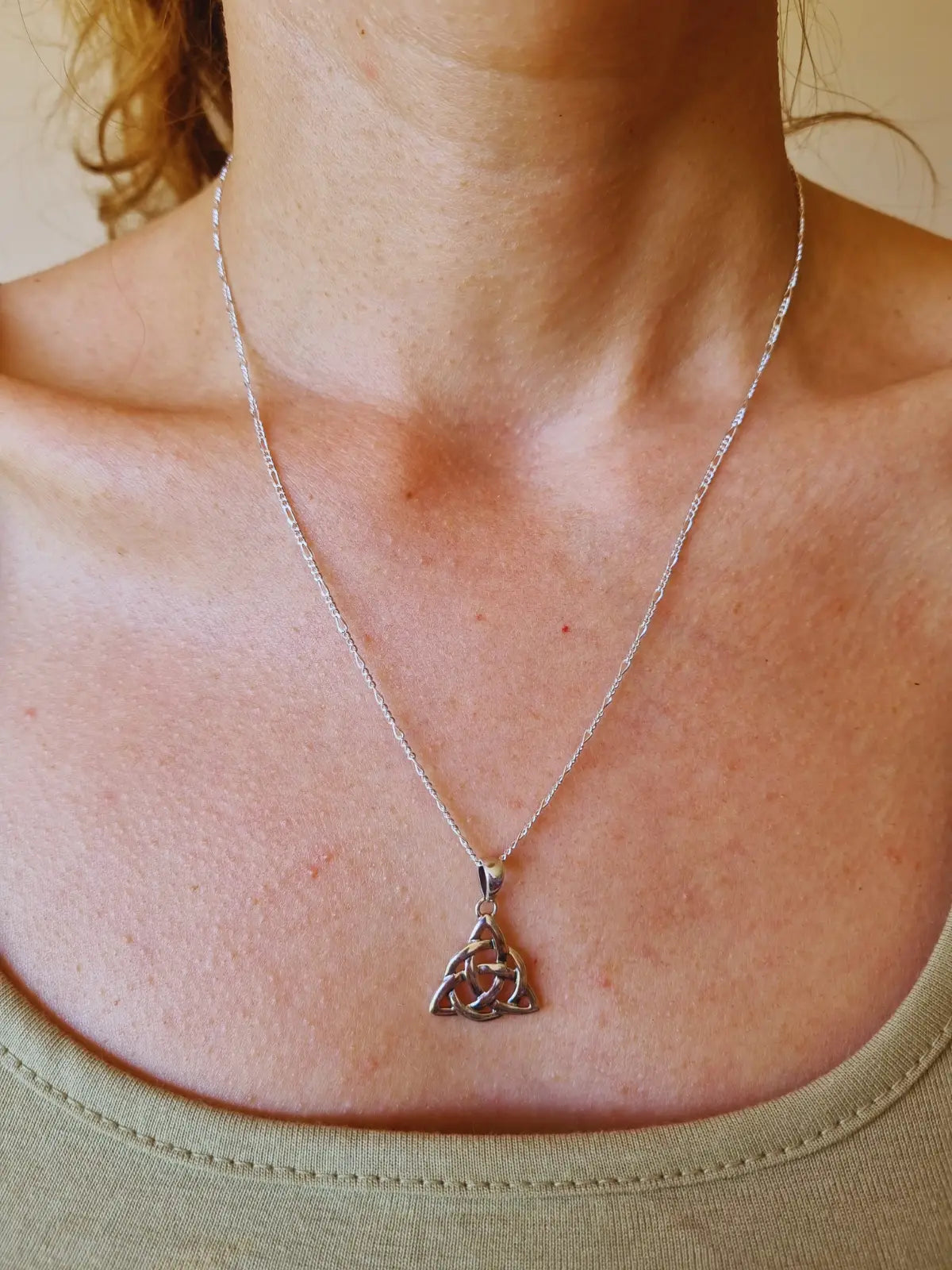 Colgante Triqueta pequeña de plata 925