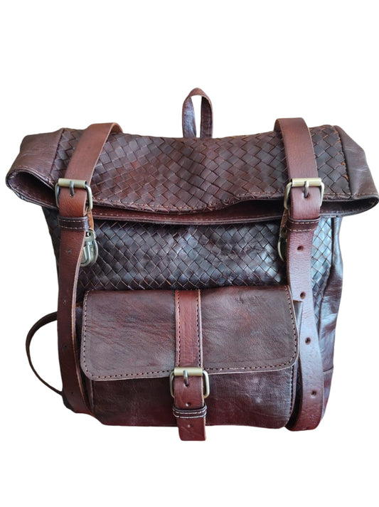 Mochila de cuero natural tejida color café- Ghaada