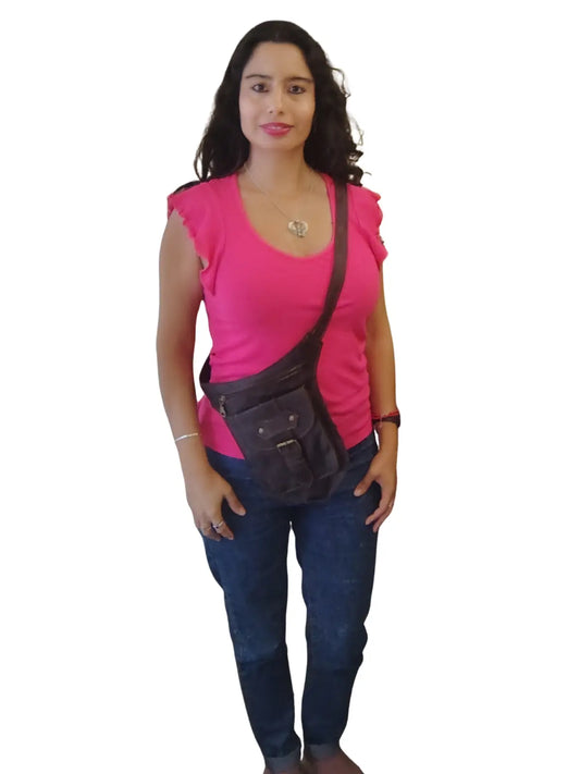 Riñonera de cuero natural color café moro